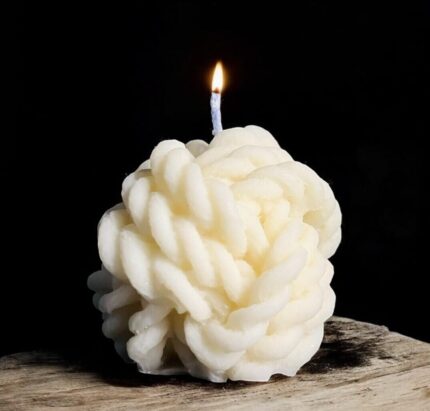 TWISTED KNOT CANDLE